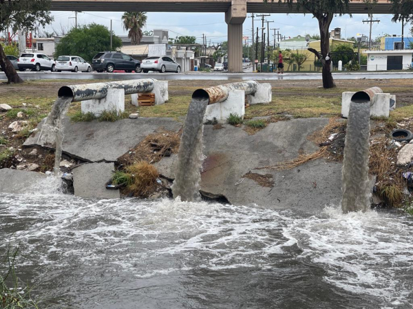 Limpieza de drenes permite fluidez de agua causada por frente fr&iacute;o # 45: Protecci&oacute;n Civil