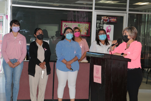 Presenta municipio conferencia &ldquo;T&oacute;cate para que no te toque&rdquo; para prevenir el c&aacute;ncer de mama