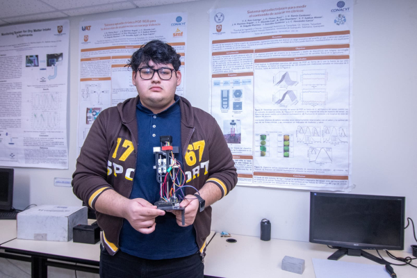 Alumno de la UAT dise&ntilde;a un sensor innovador para medir alteraciones en l&iacute;quidos