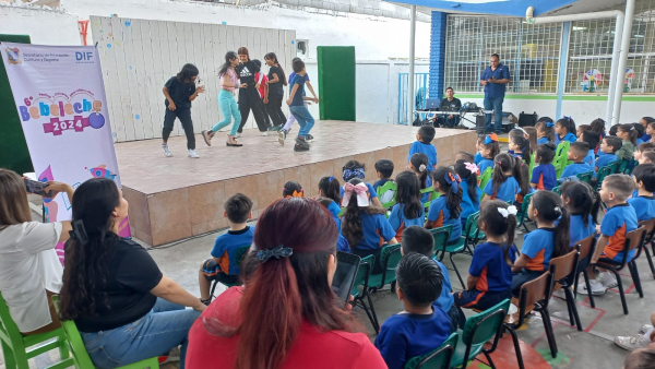 Presenta Festival &ldquo;Bebeleche&rdquo; actividades educativas y art&iacute;sticas a cientos de alumnos de nivel b&aacute;sico