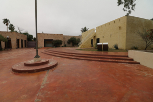 Devela Alcalde placa conmemorativa en Museo Casamata