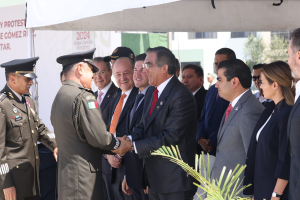 Acude Am&eacute;rico Villarreal a relevos de mandos de la IV Regi&oacute;n, 8/a y 48/a Zonas Militares