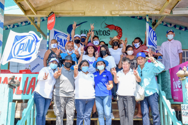 Residentes de la Playa Bagdad dan gran recibimiento a Ivett Bermea