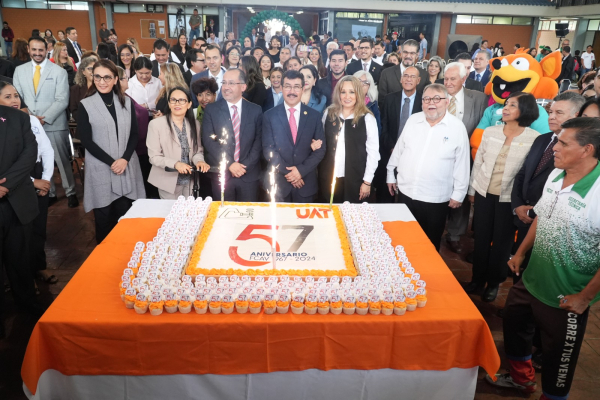 Consolida la UAT 57 a&ntilde;os de prestigio acad&eacute;mico de la Facultad de Comercio Victoria