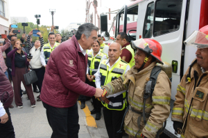 Entrega Am&eacute;rico cami&oacute;n de bomberos a la Coordinaci&oacute;n Estatal de Protecci&oacute;n Civil