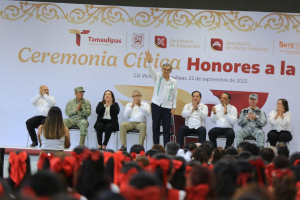Inaugura Am&eacute;rico Villarreal gimnasio en Escuela Normal de Educadoras, legado de su padre