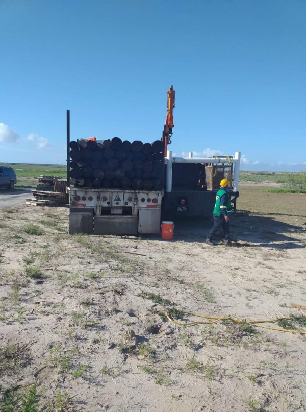 Cumple Mario L&oacute;pez con familias del poblado La Capilla