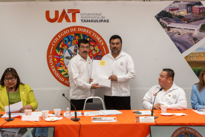 Reconoce rector la excelencia acad&eacute;mica de egresados UAT en el EGEL
