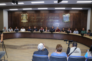 Pescadores ya pueden obtener un seguro de vida con apoyo del Municipio y la Congregaci&oacute;n Mariana Trinitaria