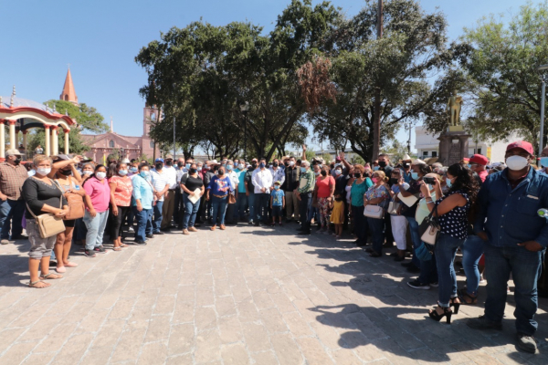 Agradecen campesinos hist&oacute;rica inversi&oacute;n en comunidades rurales