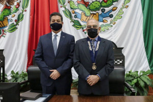 Entregan medalla al m&eacute;rito &ldquo;Luis Garc&iacute;a de Arellano&rdquo;