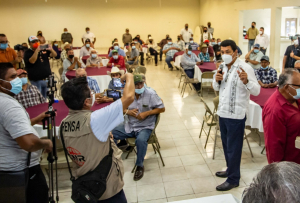 Pactan Mario L&oacute;pez y l&iacute;deres ejidales, nuevos compromisos para las familias del campo