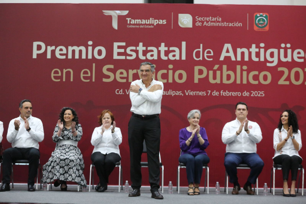Entrega Am&eacute;rico Premio Estatal de Antig&uuml;edad en el Servicio P&uacute;blico 2024