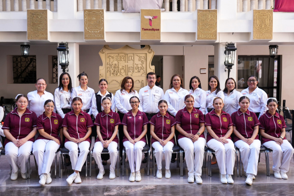 Rector de la UAT reconoce labor humanista de enfermeras y enfermeros