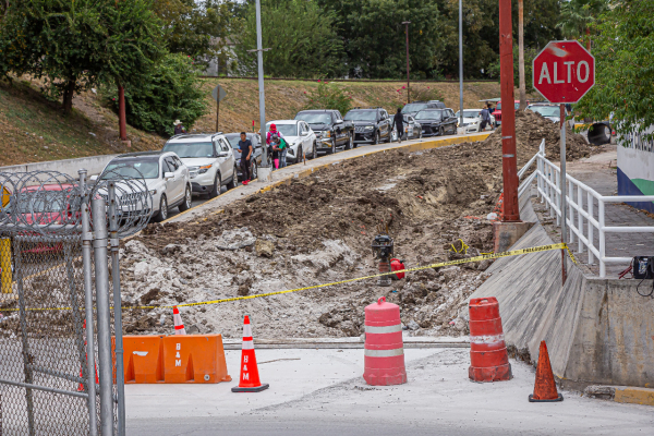 Introduce Gobierno Municipal drenaje pluvial  en la entrada Matamoros por el Puente Viejo