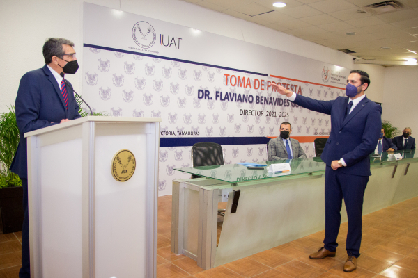 Asume Flaviano Benavides direcci&oacute;n de la FMVZ-UAT