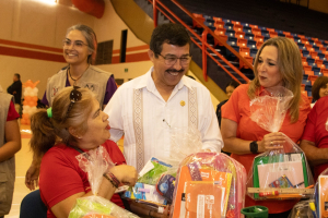 Suma la UAT esfuerzos para apoyar con &uacute;tiles escolares a estudiantes del sector rural