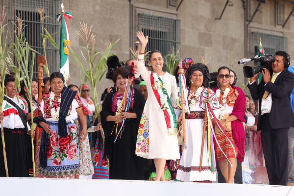 Asiste Am&eacute;rico Villarreal a toma de posesi&oacute;n de Claudia Sheinbaum