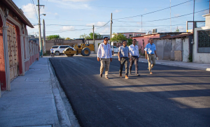 Sigue Gobierno de Matamoros avanzando en pavimentaci&oacute;n; alcalde Mario L&oacute;pez supervisa obras