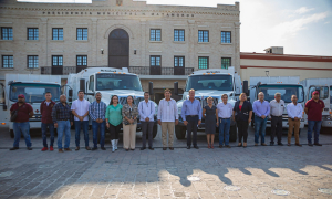 Suma Alcalde Mario L&oacute;pez nuevas unidades a Limpieza P&uacute;blica; son 15 camiones de redilas y dos compactadores