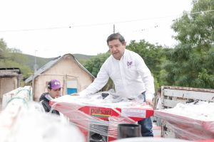 Beneficia DIF Tamaulipas a familias de San Carlos con estufas ecol&oacute;gicas