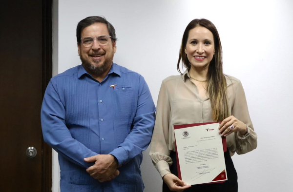 Reciben nombramientos nuevos titulares del Centro Estatal de Tecnolog&iacute;a Educativa y Direcci&oacute;n de Formaci&oacute;n y Superaci&oacute;n Profesional de Docentes de la SET