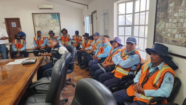 Ofrecen pl&aacute;ticas sobre educaci&oacute;n vial a  guardias de seguridad del parque CIMA
