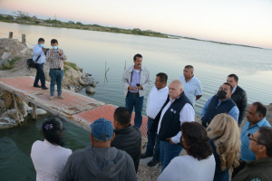 Puente peatonal y mantenimiento de carretera compromiso de Cesar Ver&aacute;stegui
