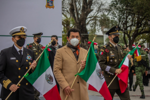 Abandera Alcalde escoltas de preescolar, en celebraci&oacute;n del &ldquo;D&iacute;a de la Bandera